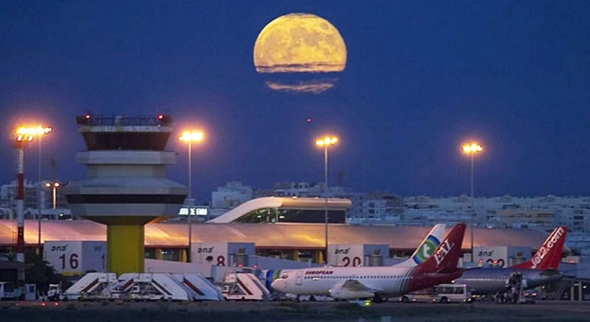 faro-airport-night